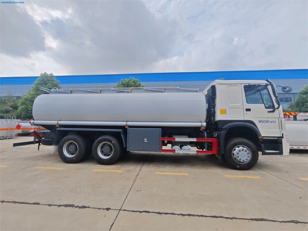HOWO 6x4 340hp 20cbm Oil Tanker Truck