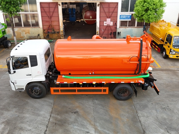 DongFeng Kr 4x2 12cbm Sewage Suction Truck